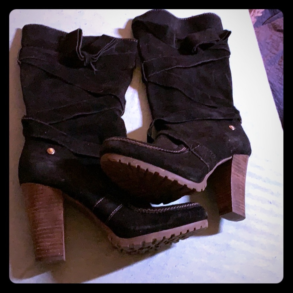 Black boots
